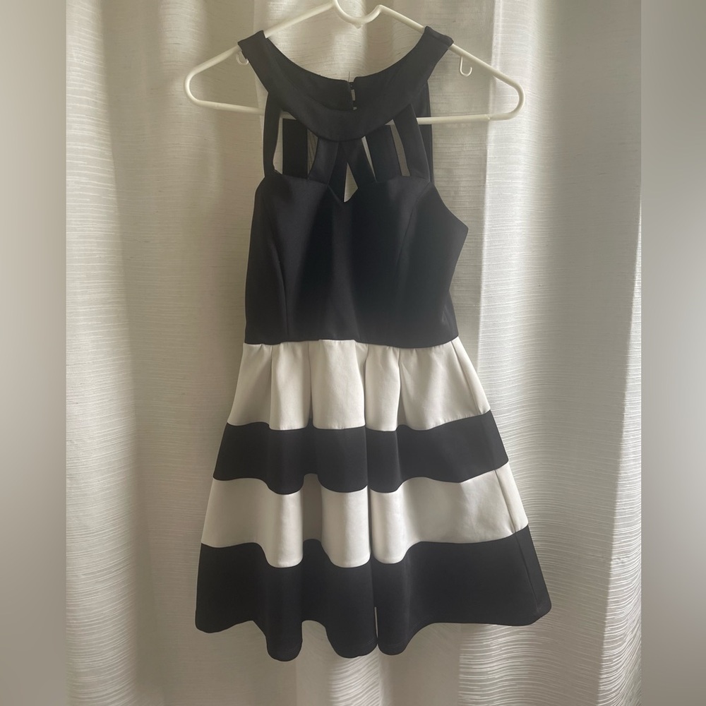 Crystal Doll Black/ White striped sleeveless mini dress juniors size 7